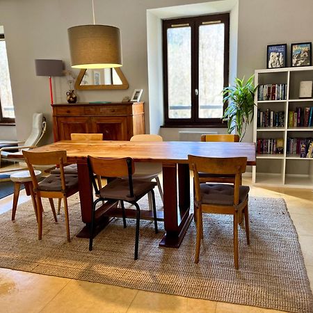 The Old School House, Les Ougiers Apartment เวนอสค์ ภายนอก รูปภาพ