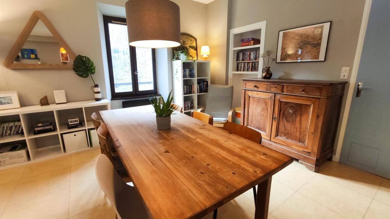The Old School House, Les Ougiers Apartment เวนอสค์ ภายนอก รูปภาพ