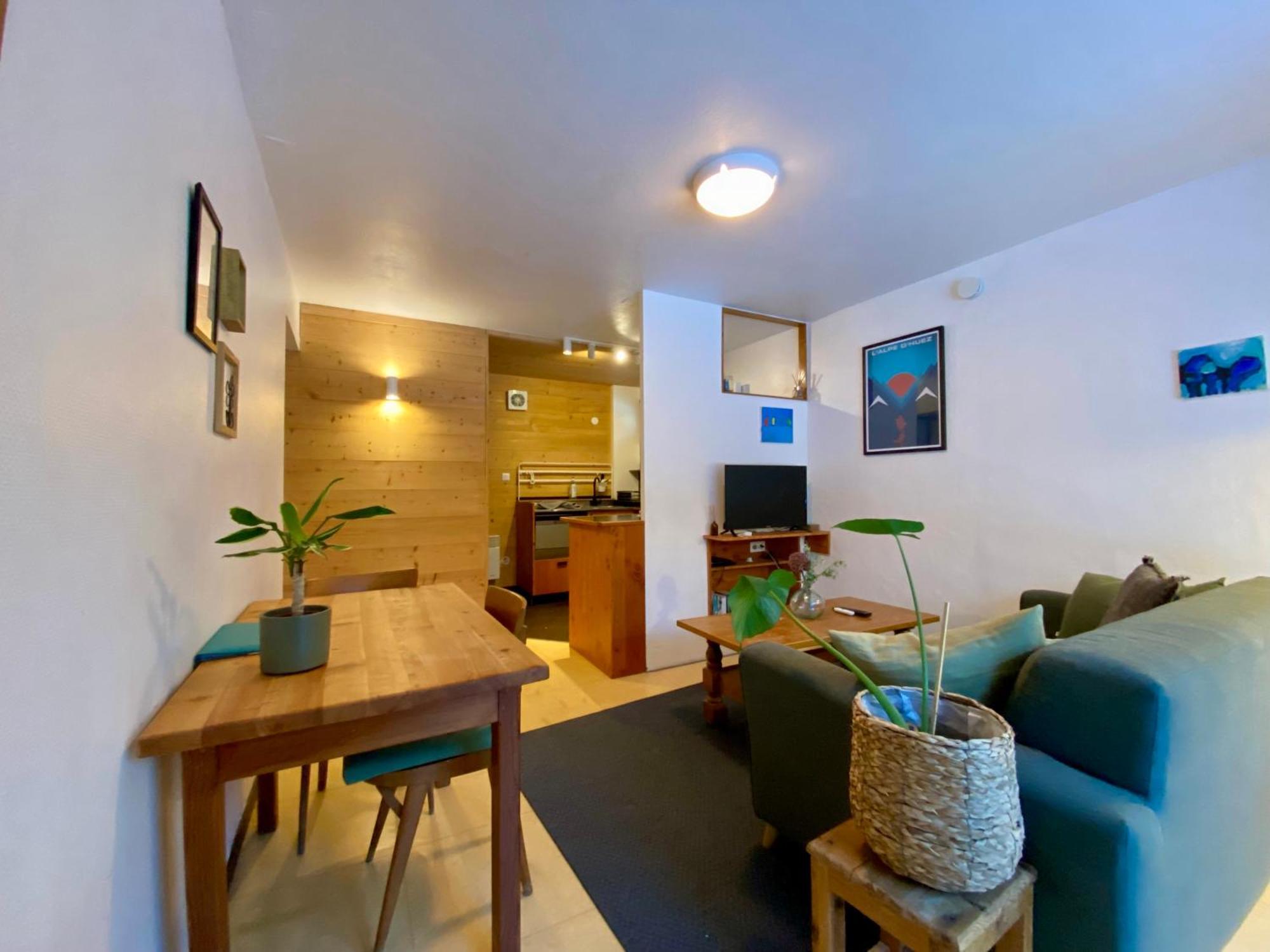 The Old School House, Les Ougiers Apartment เวนอสค์ ภายนอก รูปภาพ