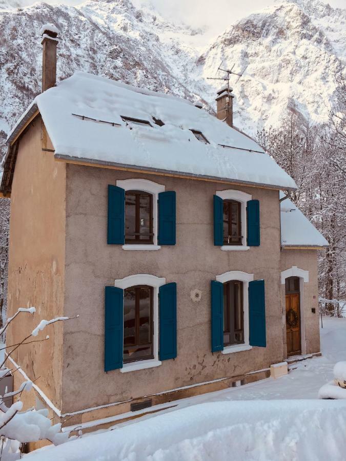 The Old School House, Les Ougiers Apartment เวนอสค์ ภายนอก รูปภาพ